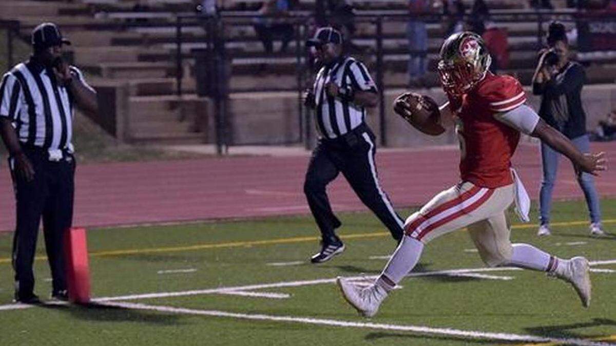 Hardaway's Marco Lee into the end zone for Hardaway's 2nd touchdown of the night against Shaw during the game Friday night at Kinnett Stadium on November 3, 2017