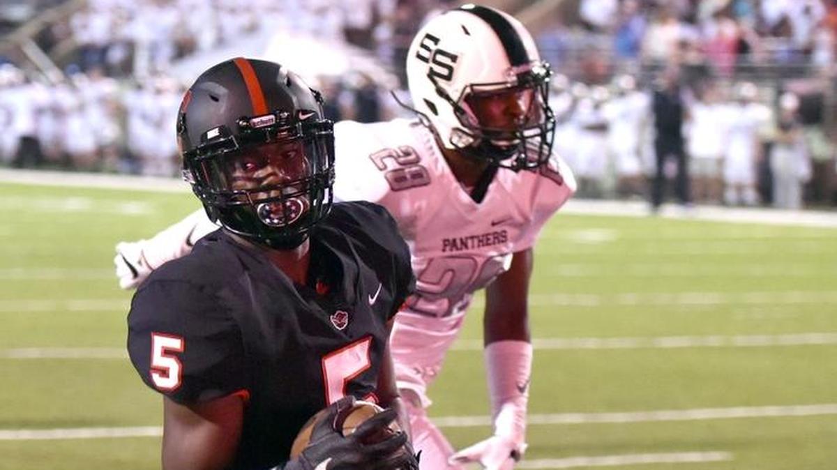Central’s Justyn Ross, shown here scoring against Smiths Station on September 22, continues to receive a lot of attention for his one-handed touchdown catch last Friday.