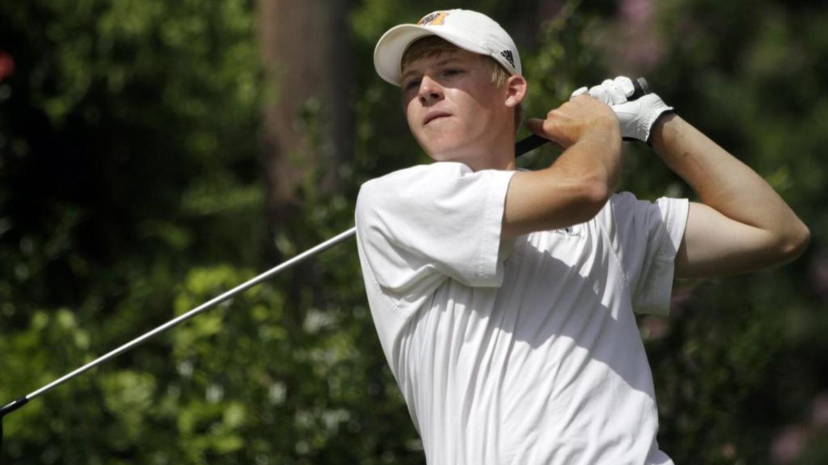 Columbus High graduate Stanton Schorr watches his tee shot during the opening round of the Southeastern Amateur at the County Club of Columbus on Wednesday. Schorr had a 1-over 71 in the opening round.