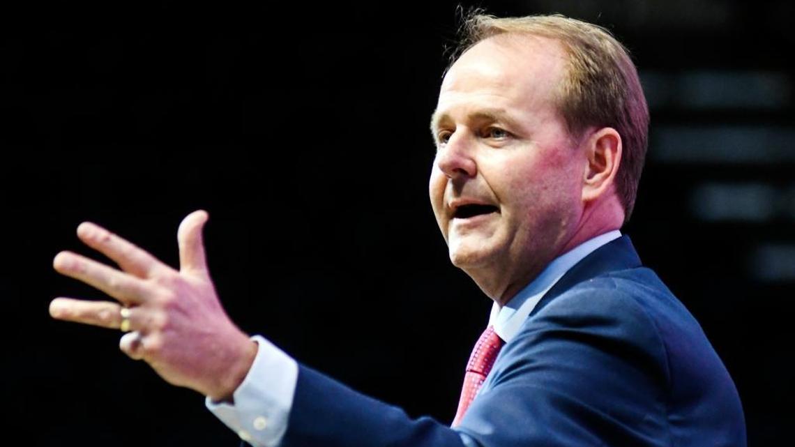 ‘It screams hate.’ Mississippi college coaches rally in Jackson to change state flag